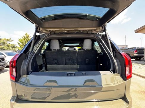 Used 2025 Ford Expedition Tremor AWD/4WD image 40