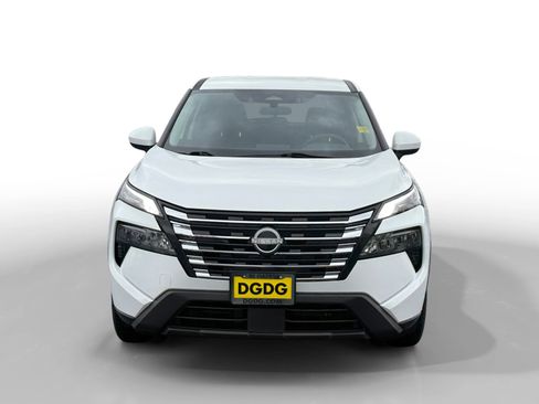 Used 2024 Nissan Rogue SV image 8