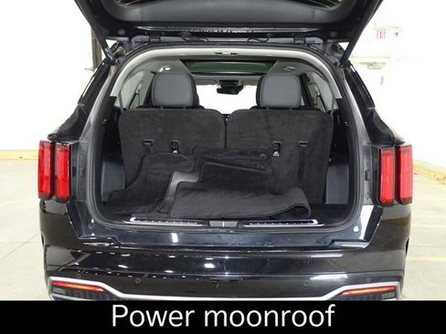 Certified 2023 Kia Sorento SX image 17