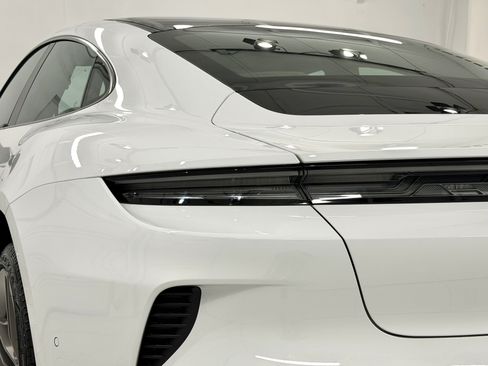 Certified 2025 Porsche Taycan Turbo S AWD/4WD image 18