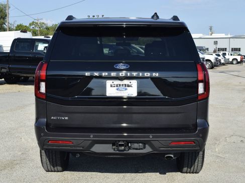 New 2025 Ford Expedition Active image 5