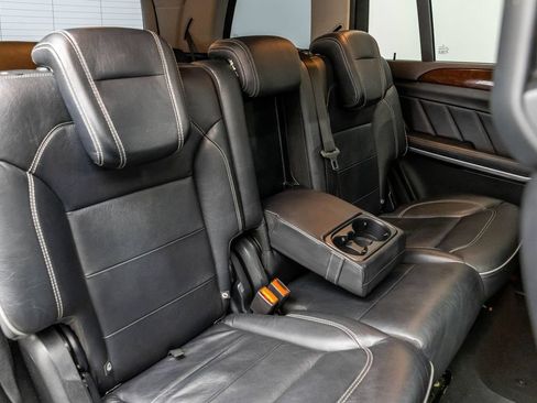 Used 2014 Mercedes-Benz GL 550 4MATIC image 36