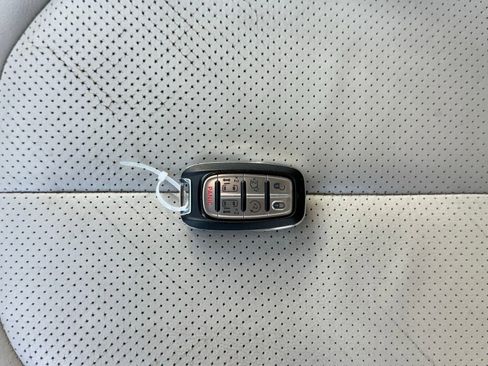 Used 2017 Chrysler Pacifica Touring-L Plus w/ Tire & Wheel Group image 37