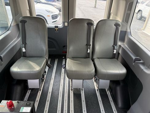 Used 2019 Ford Transit 150 XL RWD image 33