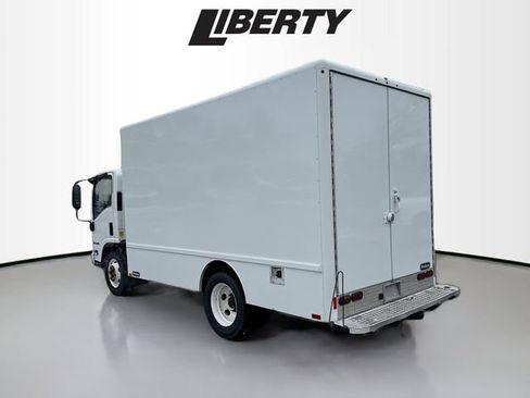 Used 2019 Isuzu NPR HD image 5