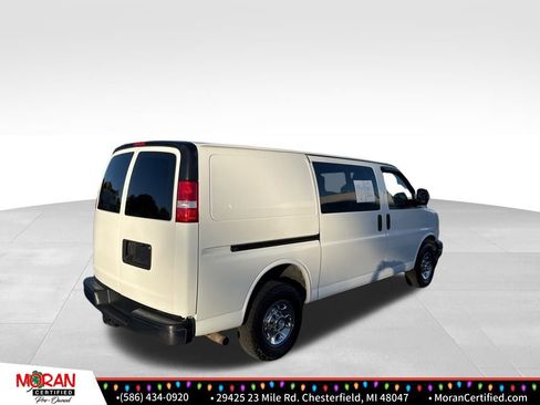 Used 2018 Chevrolet Express 2500 w/ Driver Convenience Package image 5