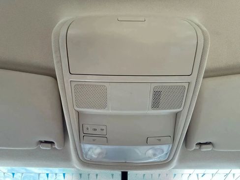 Used 2017 Volkswagen Tiguan S image 39