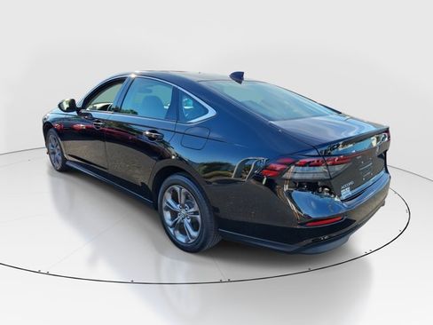 Certified 2023 Honda Accord EX image 33
