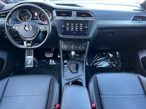Used 2021 Volkswagen Tiguan SE R-Line FWD image 3