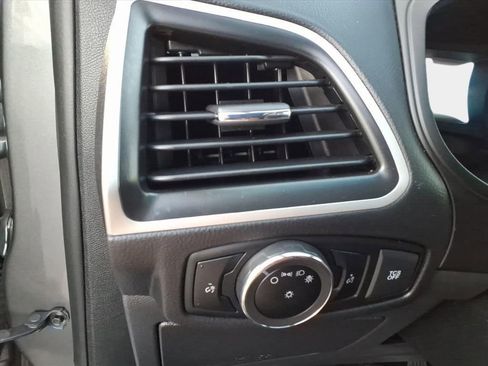 Used 2024 Ford Edge SEL image 28