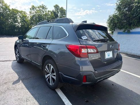 Used 2018 Subaru Outback 3.6R Limited AWD/4WD image 3