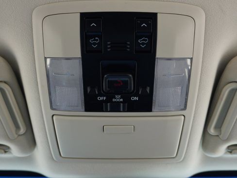 Used 2022 Lexus GX 460 Premium w/ Premium Package image 28