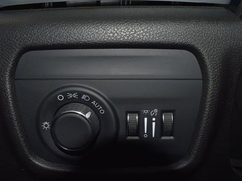 Used 2024 Jeep Grand Cherokee L Laredo image 14