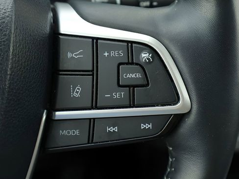 Certified 2024 Toyota Highlander Platinum AWD/4WD image 24