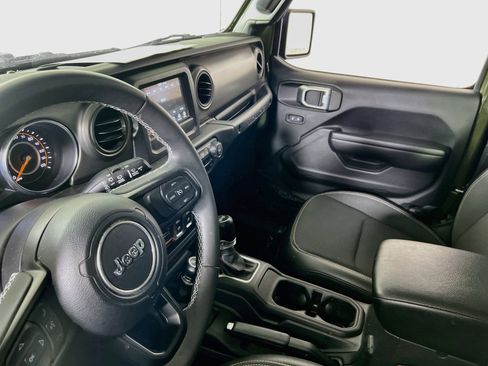 Used 2023 Jeep Wrangler Freedom Edition image 21