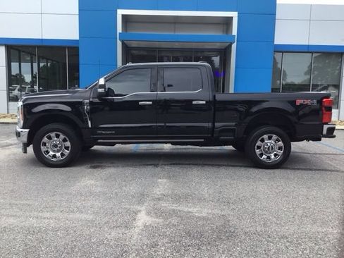 Used 2023 Ford F350 Lariat w/ Chrome Package AWD/4WD image 3