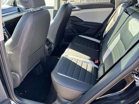 New 2025 Volkswagen Taos SEL image 8