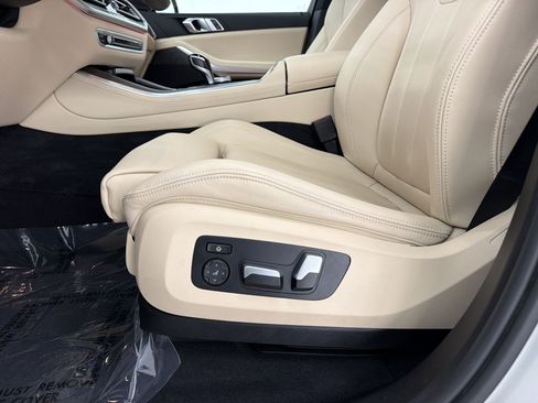 Used 2022 BMW X5 xDrive40i w/ Premium Package AWD/4WD image 15