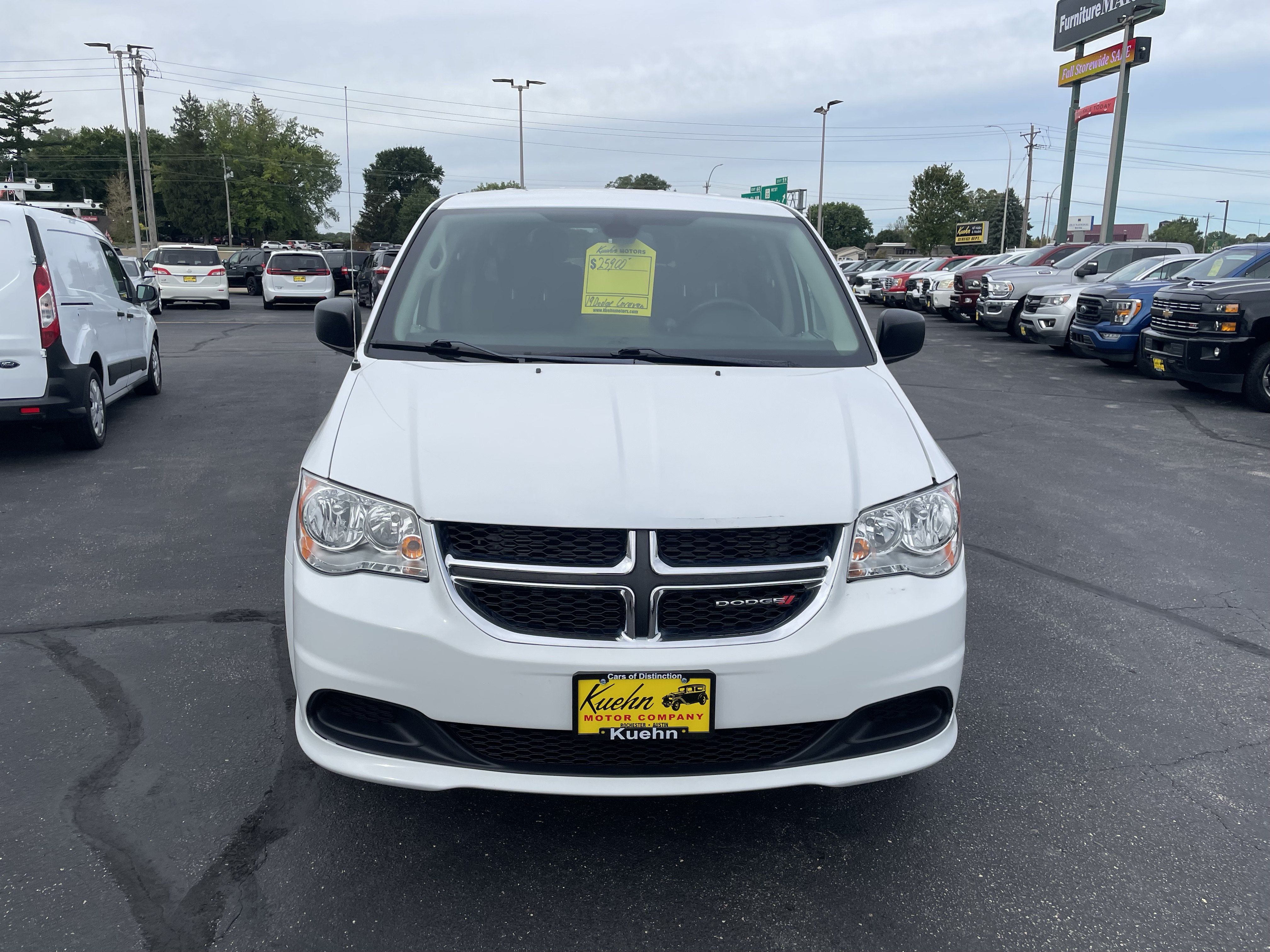 Used 2019 Dodge Grand Caravan SE FWD image 3