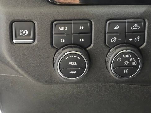 Used 2025 Chevrolet Silverado 1500 LTZ w/ Z71 Off-Road Package AWD/4WD image 36