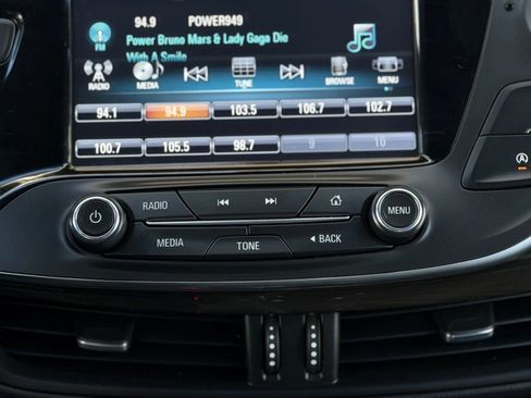 Used 2019 Buick Envision Essence image 31