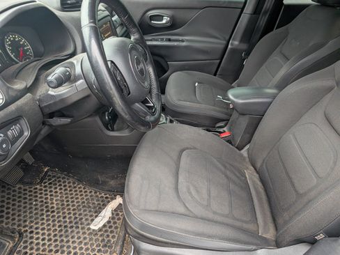 Used 2016 Jeep Renegade Latitude image 6