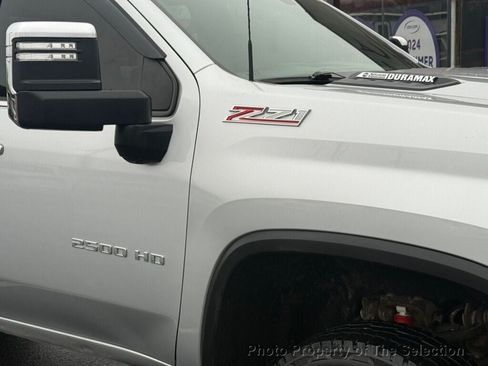 Used 2022 Chevrolet Silverado 2500 LTZ w/ LTZ Convenience Package AWD/4WD image 4