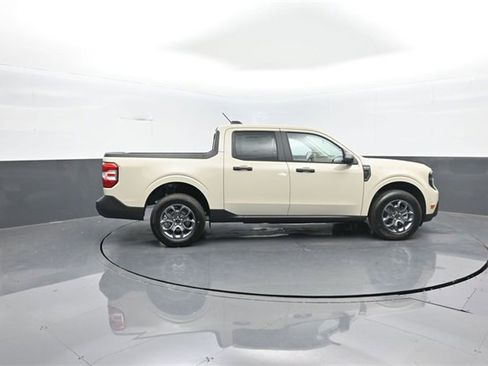 New 2025 Ford Maverick XLT image 8