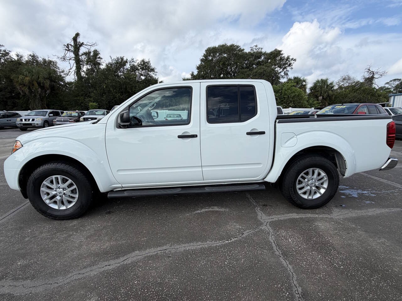 Used 2016 Nissan Frontier SV RWD image 5