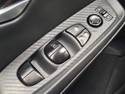 Used 2025 Nissan Sentra SV FWD image 18