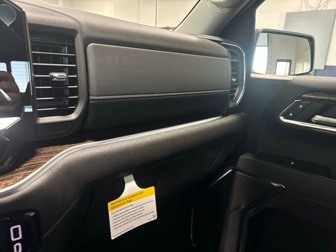 New 2026 GMC Sierra 1500 SLE w/ Preferred Package AWD/4WD image 23