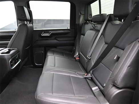 Used 2024 Chevrolet Silverado 2500 LTZ w/ LTZ Convenience Package image 19