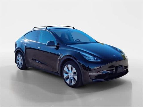 Used 2023 Tesla Model Y Long Range image 13