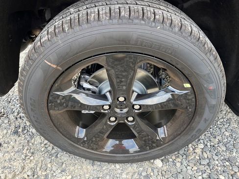 New 2025 Jeep Grand Cherokee Limited w/ Black Appearance Package image 9