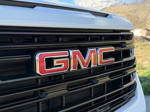 Used 2022 GMC Sierra 1500 Elevation AWD/4WD image 18