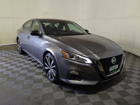 Used 2022 Nissan Altima 2.5 SR FWD image 14