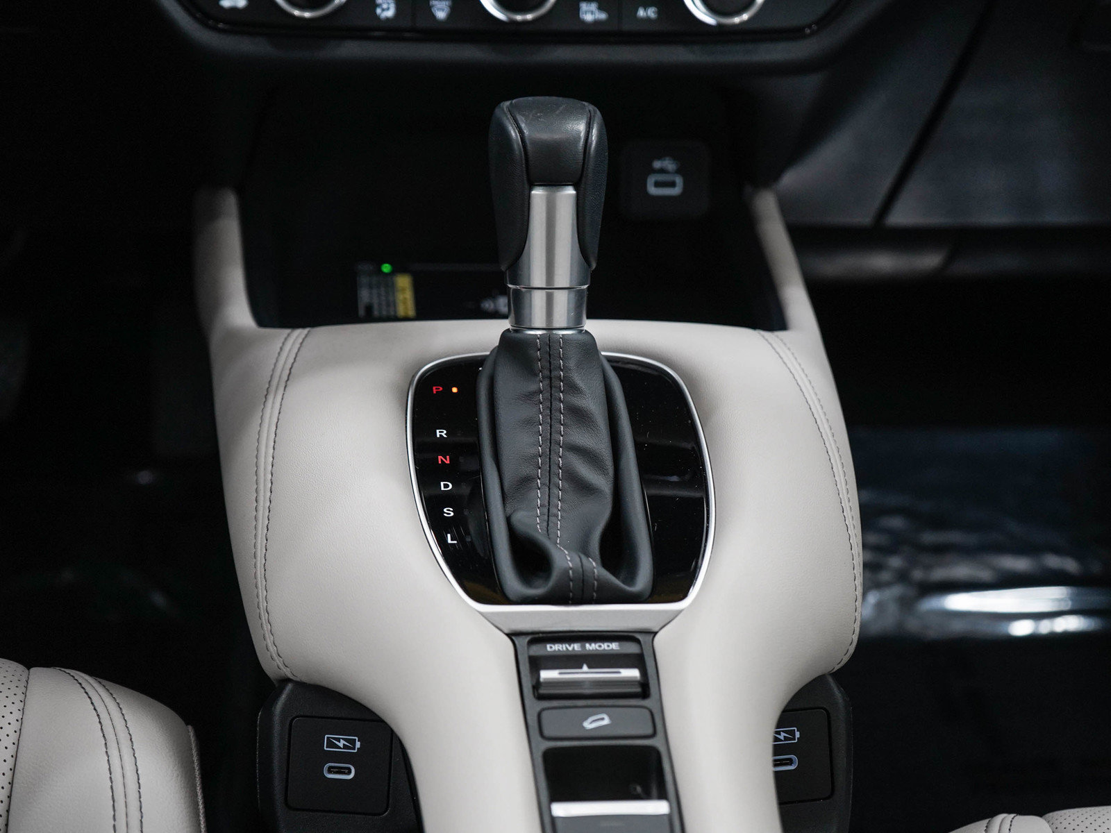 Used 2025 Honda HR-V EX-L image 18