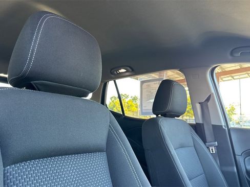 Used 2023 GMC Terrain SLE w/ Driver Convenience Package image 24