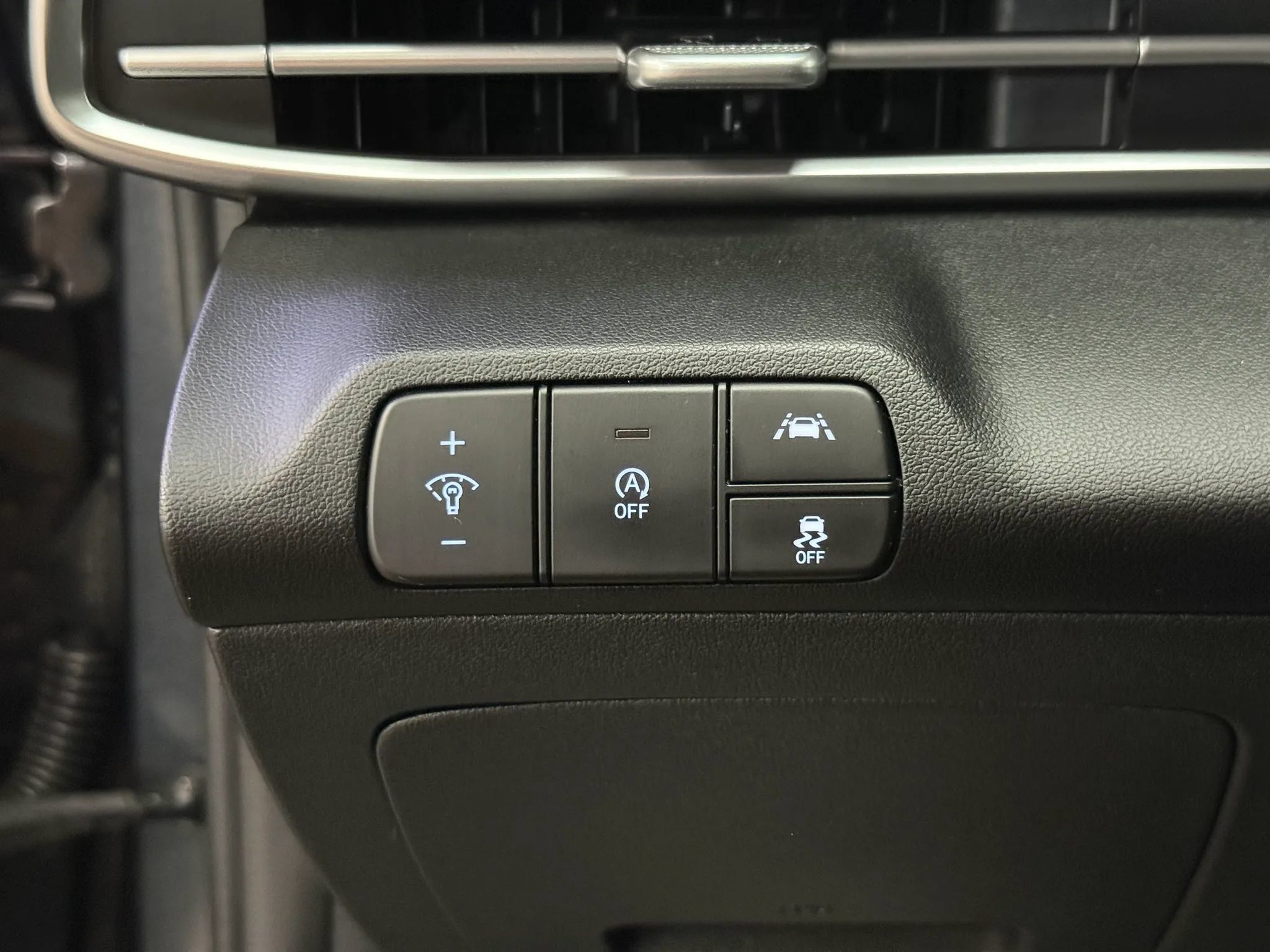 Used 2021 Hyundai Elantra SE FWD image 17