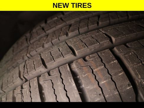 Used 2023 Jeep Grand Cherokee Altitude AWD/4WD image 7