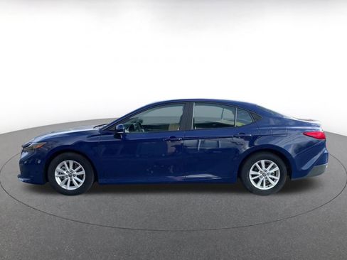 Used 2025 Toyota Camry LE image 9