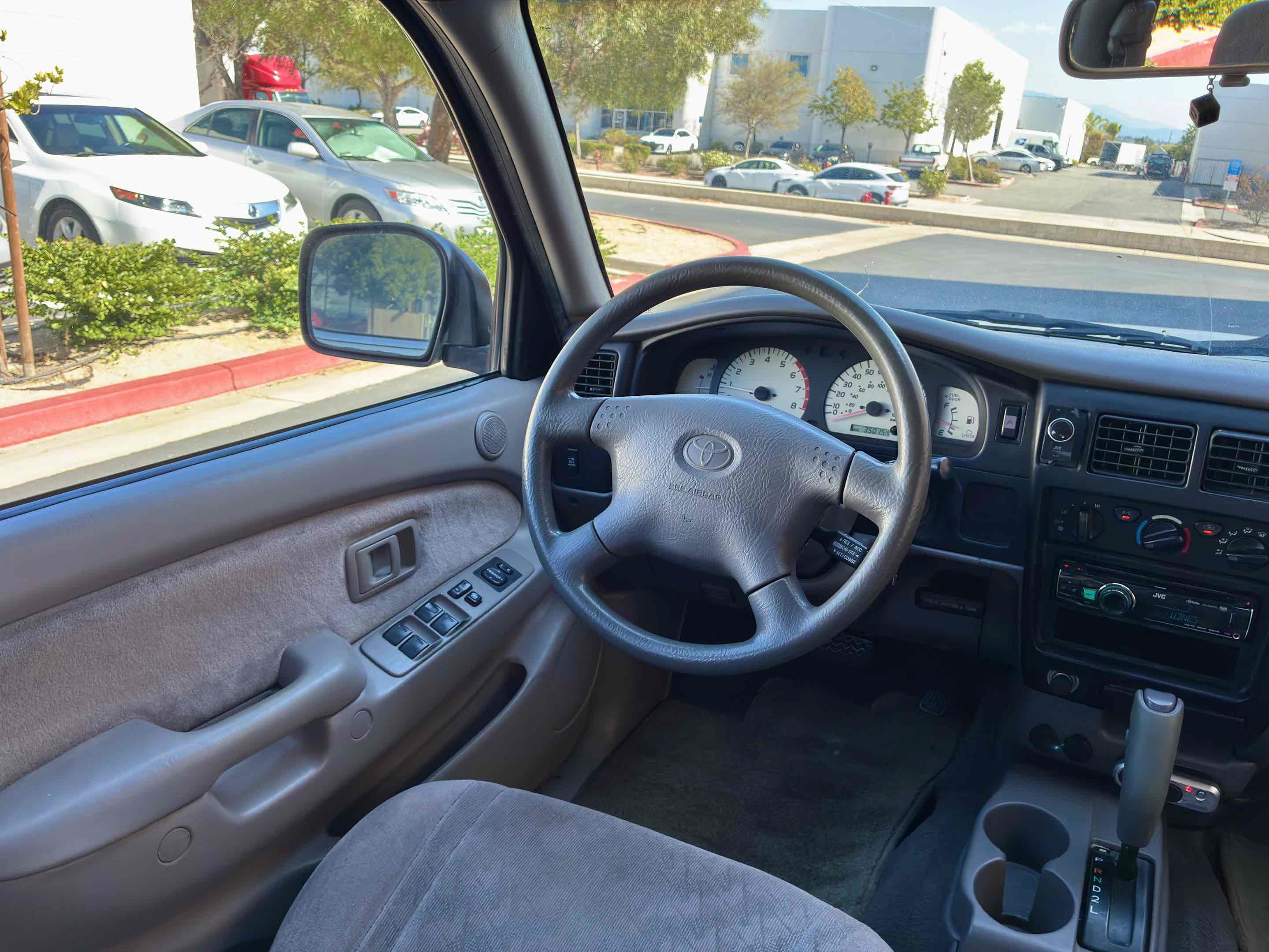Used 2001 Toyota Tacoma PreRunner RWD image 16