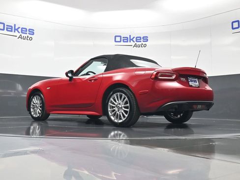 Used 2017 FIAT 124 Spider Classica image 28