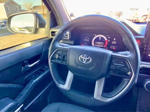 Used 2024 Toyota Tacoma TRD Off-Road image 39