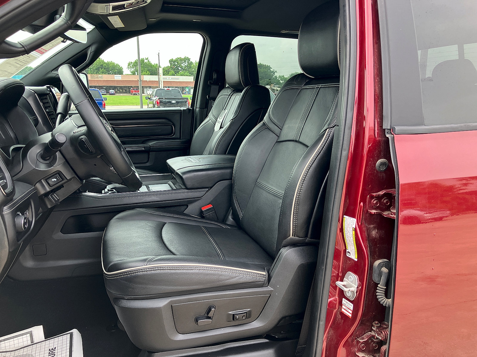 Used 2024 RAM 3500 Limited AWD/4WD image 28
