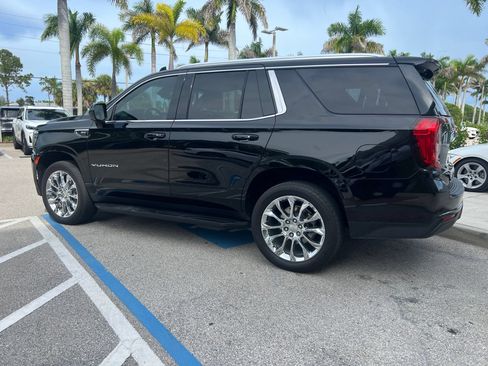 Used 2023 GMC Yukon SLE RWD image 6
