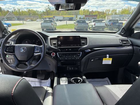 Certified 2025 Honda Ridgeline Black Edition image 19