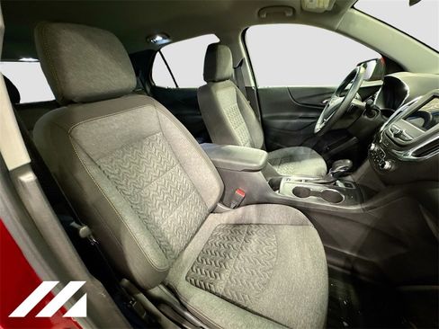 Used 2023 Chevrolet Equinox LT image 29