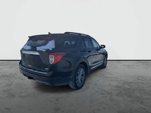 Used 2020 Ford Explorer XLT w/ Equipment Group 202A image 7