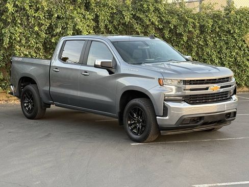 Used 2021 Chevrolet Silverado 1500 LT AWD/4WD image 3